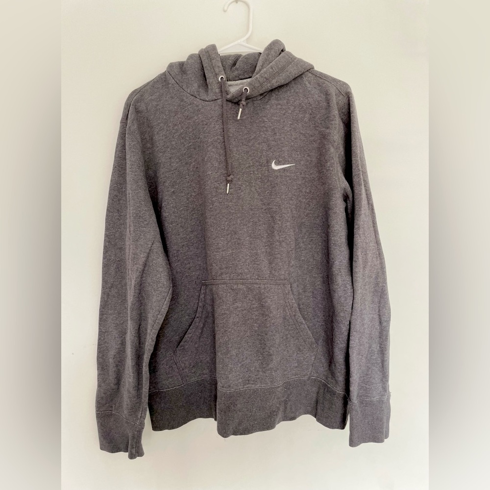 Nike Men’s Embroidered Logo Hoodie
